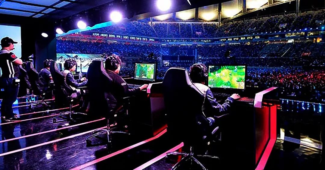 足球不仅是 足球不仅是