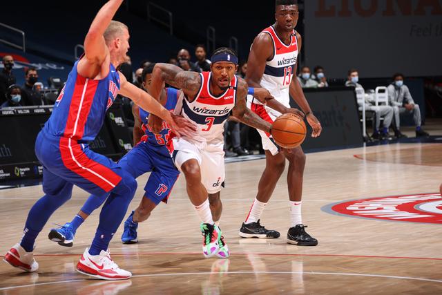 前锋的跑动 前锋的跑动